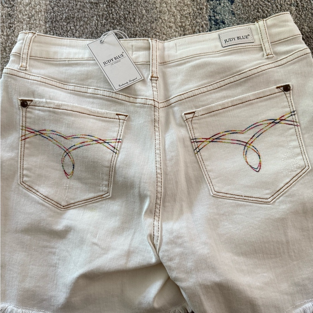 Judy Blue Cream Cropped Ankle Jeans